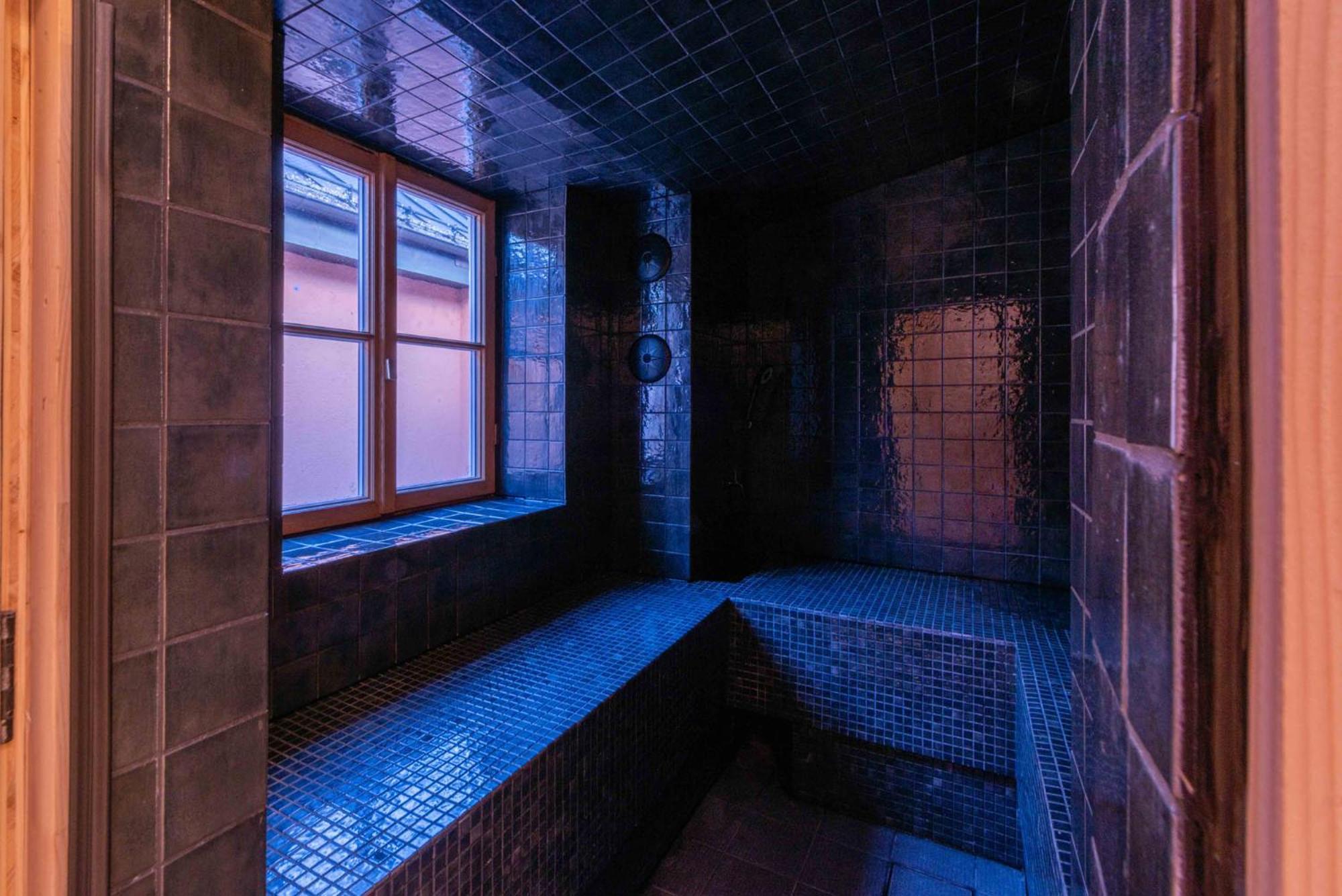 Kuehbacher Hotel *